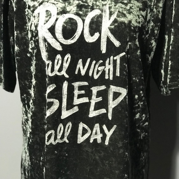 blouses - Picture 6 of 8